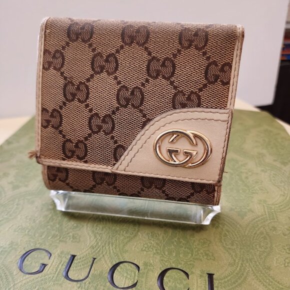 Gucci Britt GG Logo Compact Wallet - Picture 1 of 16